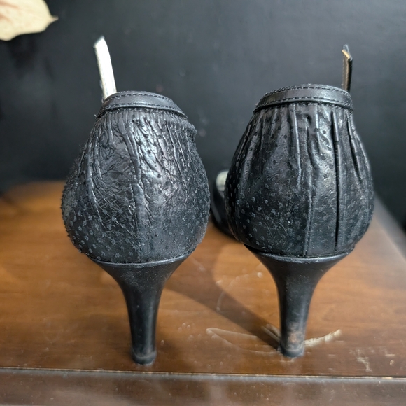 FIN black t-strap peep toe black leather sandals - Picture 4 of 10